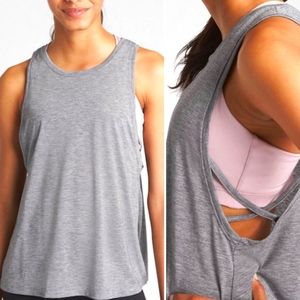 Gap Fit Breathe Air Cross Arm Tank